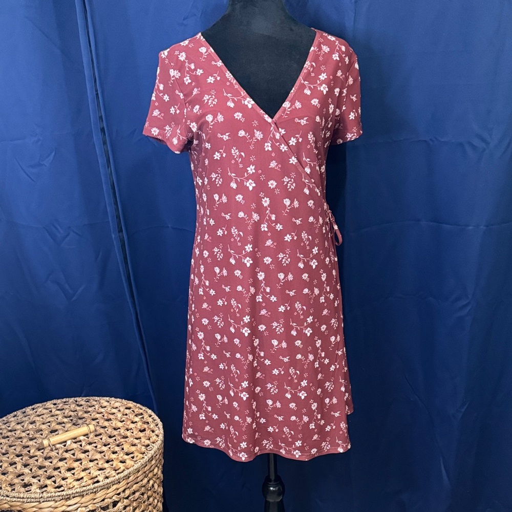 SO Women's Midi Dress in Burgundy Floral